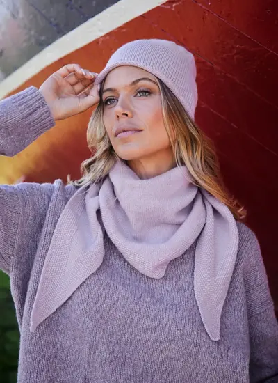 Fisherman Lambswool Slouchy Beanie in Blossom 